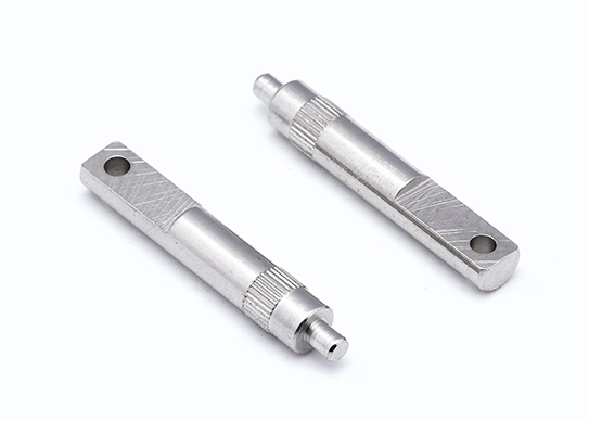 Gerillter Passstift mit Querloch